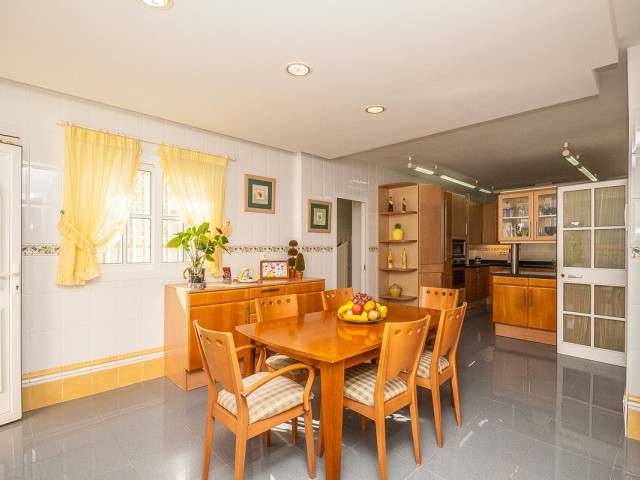 Villa avec 5 Chambres  à Calahonda