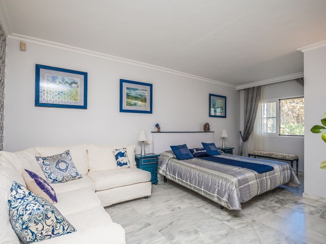 Villa avec 5 Chambres  à Calahonda