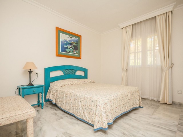 Villa avec 5 Chambres  à Calahonda