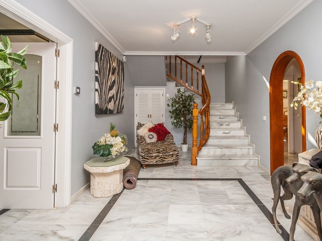 Villa avec 5 Chambres  à Calahonda