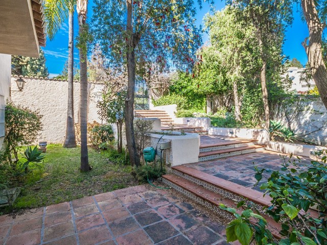 Villa avec 5 Chambres  à Calahonda