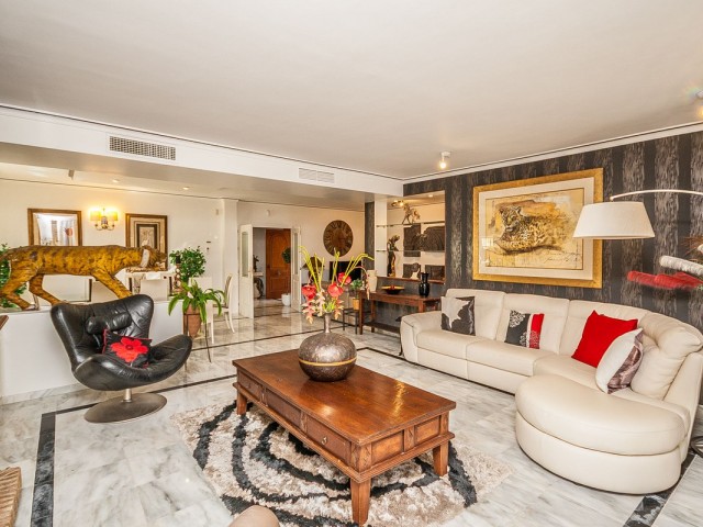 Villa avec 5 Chambres  à Calahonda