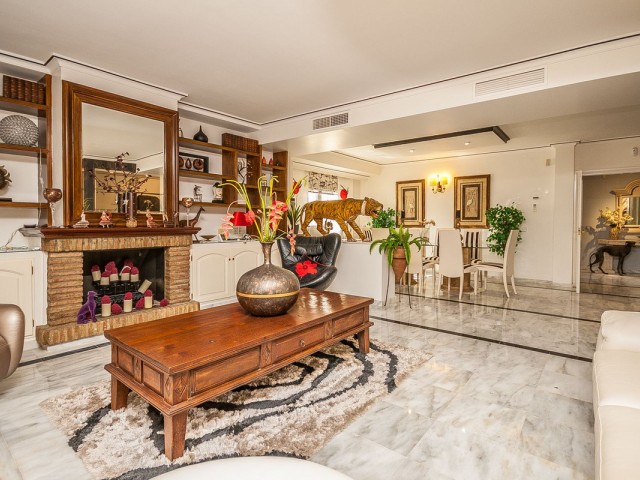 Villa avec 5 Chambres  à Calahonda