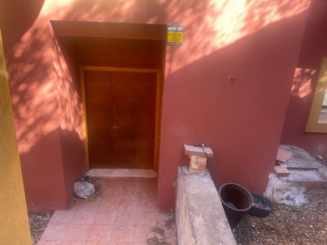 6 Bedrooms Villa in Elviria