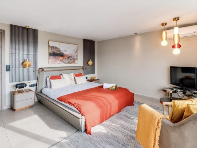 4 Bedrooms Apartment in Puerto Banús