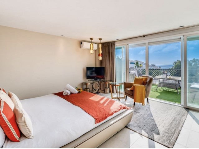 4 Bedrooms Apartment in Puerto Banús