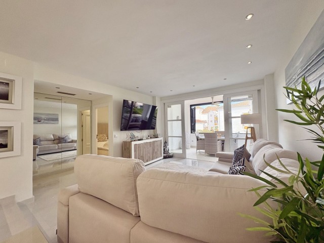 2 Bedrooms Apartment in Elviria