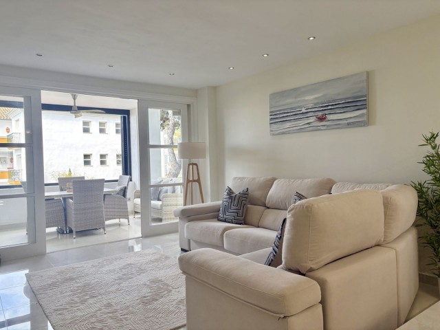 2 Bedrooms Apartment in Elviria