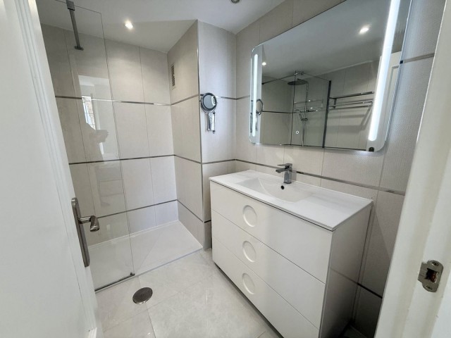 2 Bedrooms Apartment in Elviria