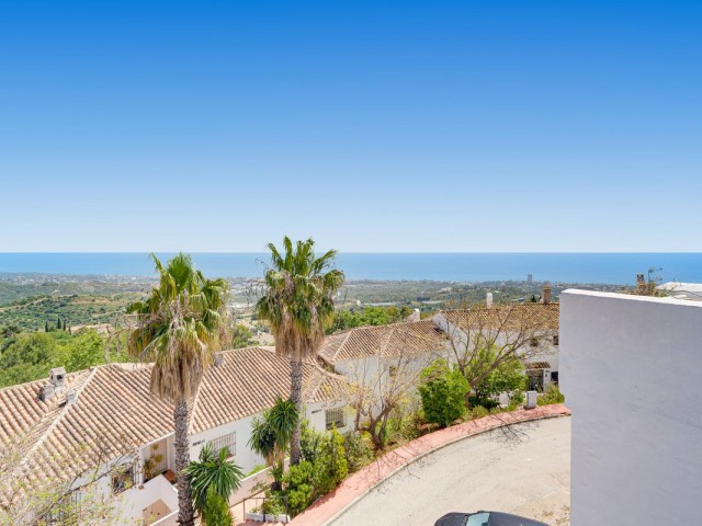 4 Bedrooms Townhouse in Altos de los Monteros