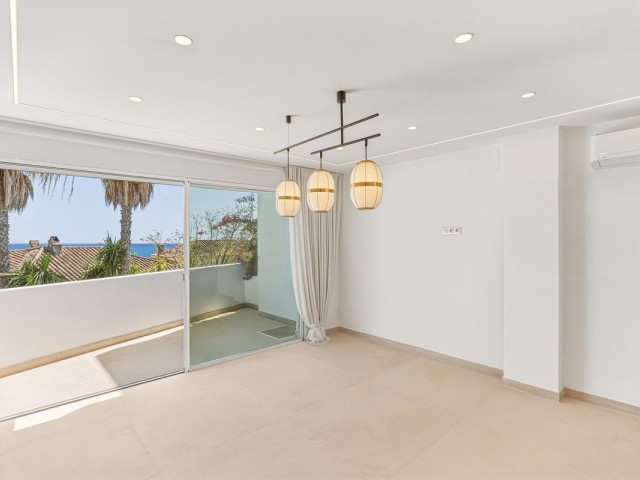 4 Bedrooms Townhouse in Altos de los Monteros