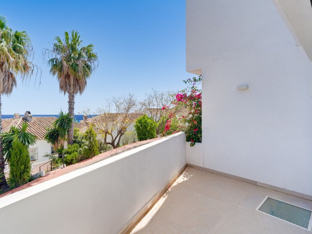 4 Bedrooms Townhouse in Altos de los Monteros