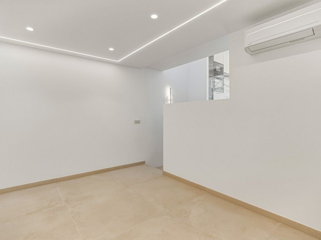 4 Bedrooms Townhouse in Altos de los Monteros