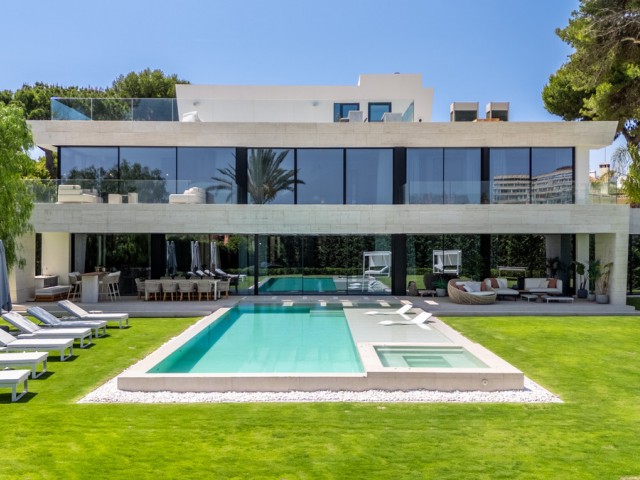 6 Bedrooms Villa in Los Monteros