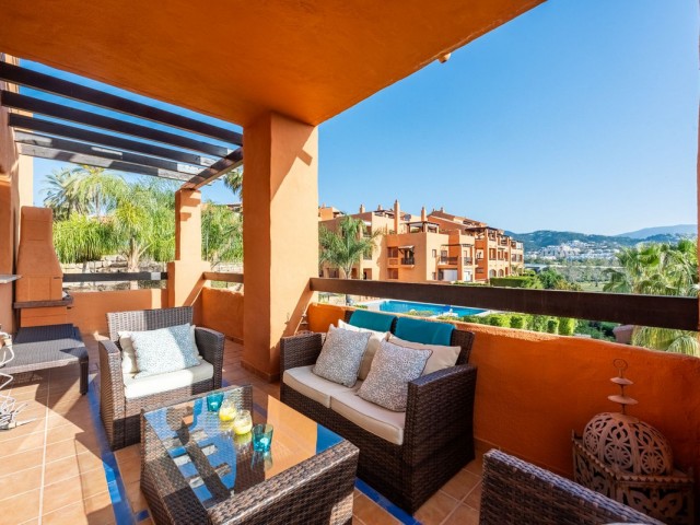 3 Bedrooms Apartment in Benahavís