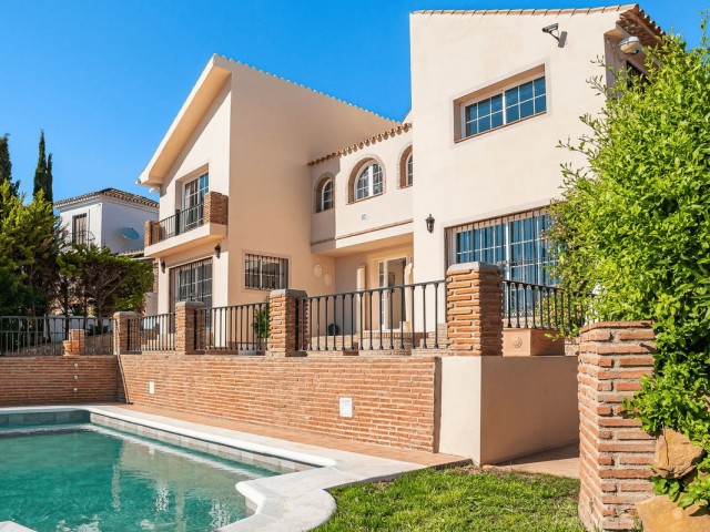 4 Schlafzimmer Villa in Estepona