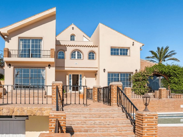 4 Schlafzimmer Villa in Estepona