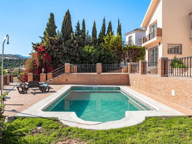 4 Schlafzimmer Villa in Estepona