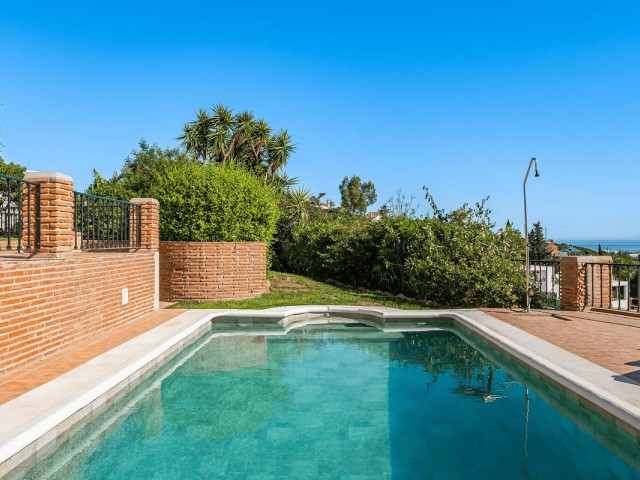 4 Schlafzimmer Villa in Estepona