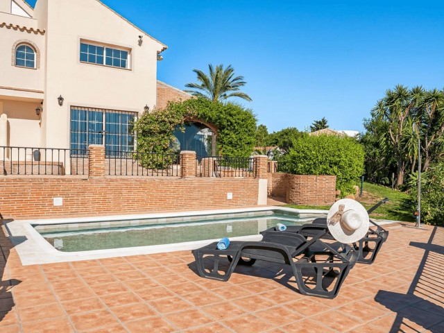4 Schlafzimmer Villa in Estepona