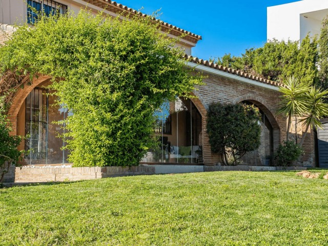 4 Schlafzimmer Villa in Estepona