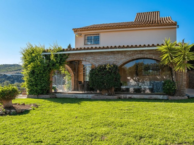 4 Schlafzimmer Villa in Estepona