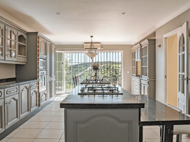 4 Schlafzimmer Villa in Estepona