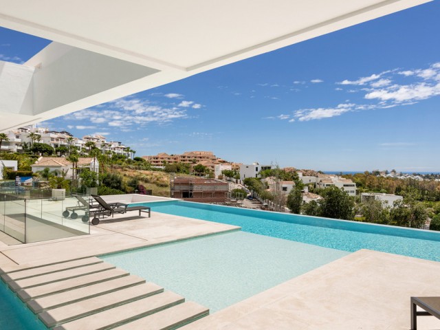 5 Bedrooms Villa in Benahavís