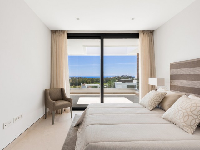 5 Bedrooms Villa in Benahavís