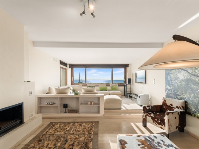 2 Bedrooms Apartment in Puerto Banús