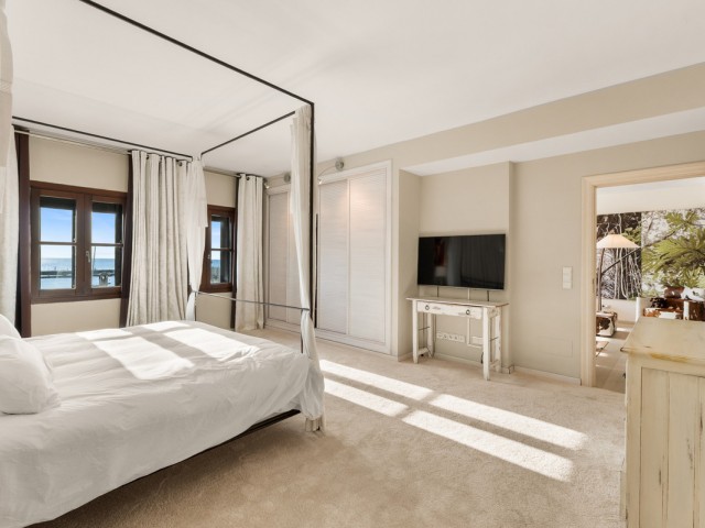 2 Bedrooms Apartment in Puerto Banús