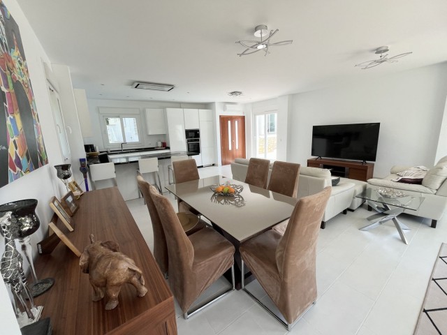 6 Bedrooms Villa in Mijas Costa
