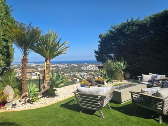 3 Bedrooms Townhouse in Benahavís