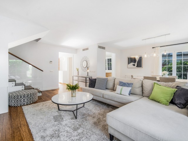 4 Bedrooms Townhouse in The Golden Mile