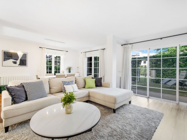 4 Bedrooms Townhouse in The Golden Mile