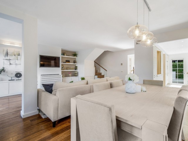 4 Bedrooms Townhouse in The Golden Mile