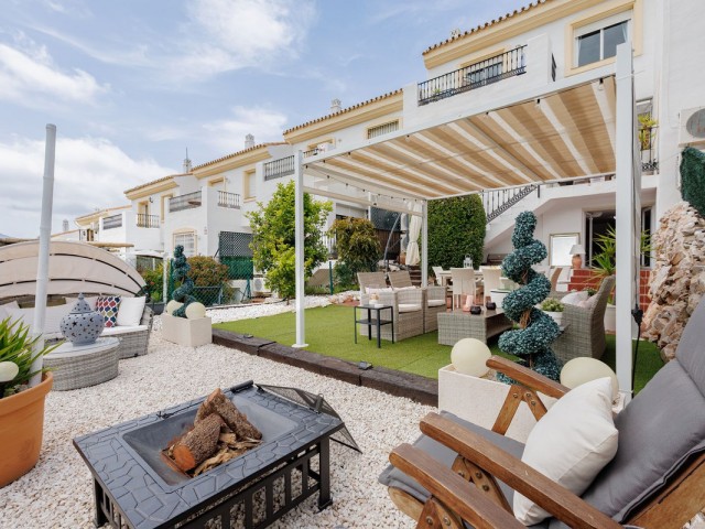 Maison mitoyenne avec 3 Chambres  à Alhaurin Golf