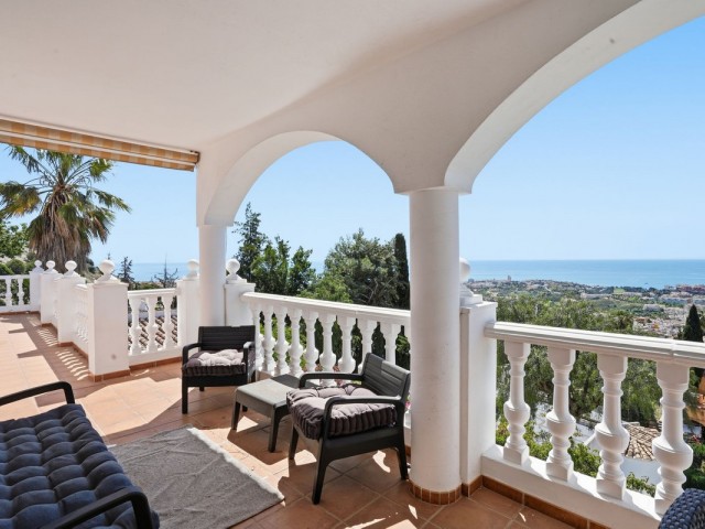 6 Bedrooms Villa in Benalmadena