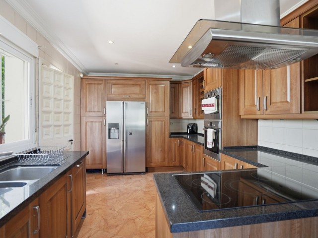 6 Bedrooms Villa in Benalmadena