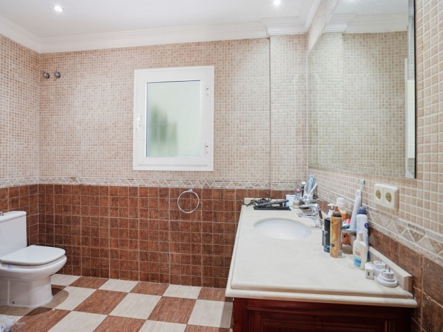 6 Bedrooms Villa in Benalmadena