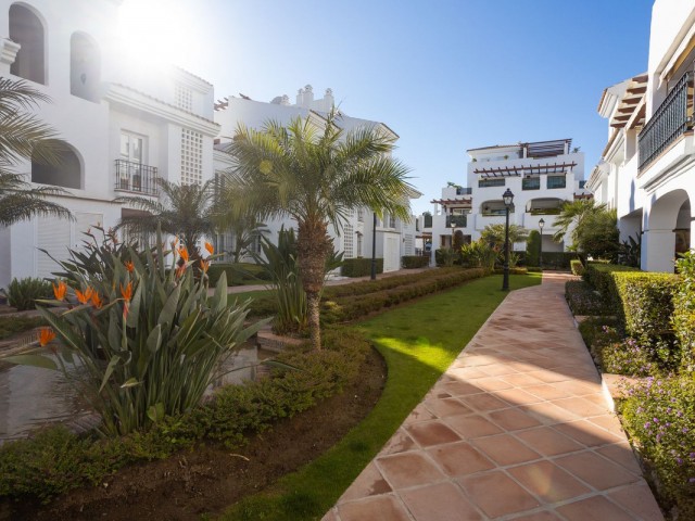 2 Bedrooms Apartment in San Pedro de Alcántara