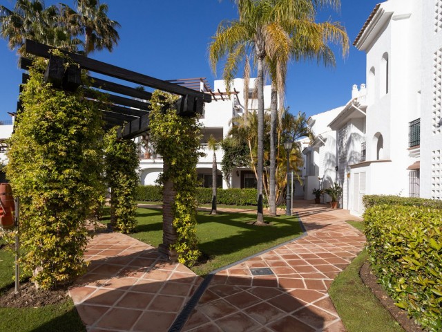 2 Bedrooms Apartment in San Pedro de Alcántara