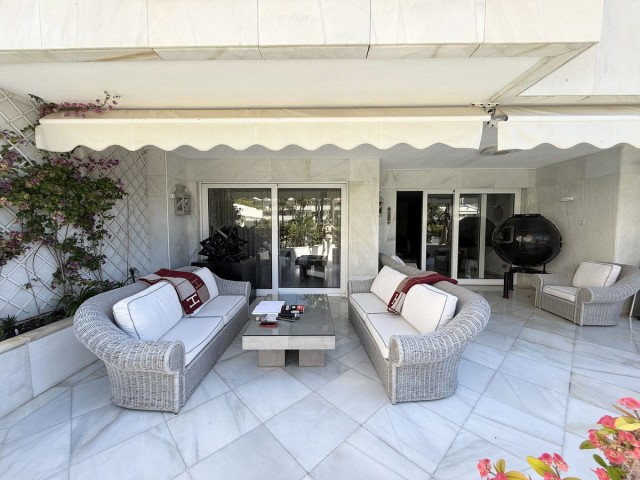 3 Bedrooms Apartment in Puerto Banús