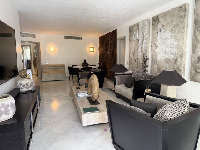 3 Bedrooms Apartment in Puerto Banús