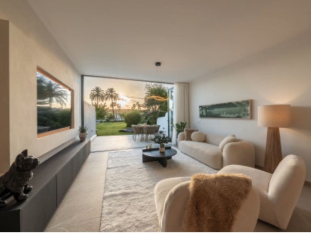 4 Slaapkamer Rijtjeshuis in Nueva Andalucía