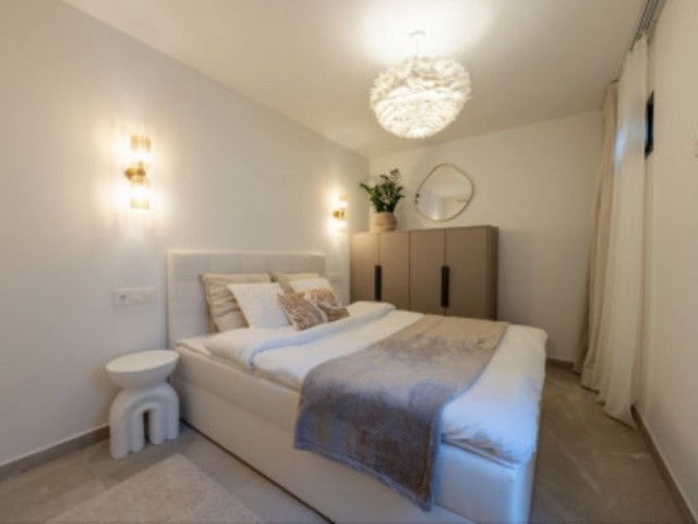 4 Slaapkamer Rijtjeshuis in Nueva Andalucía
