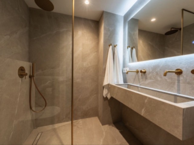4 Slaapkamer Rijtjeshuis in Nueva Andalucía