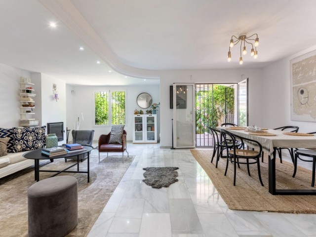 Townhouse The Golden Mile - R5370982