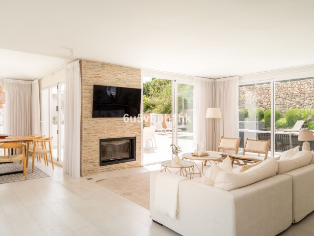 5 Bedrooms Townhouse in Marbella