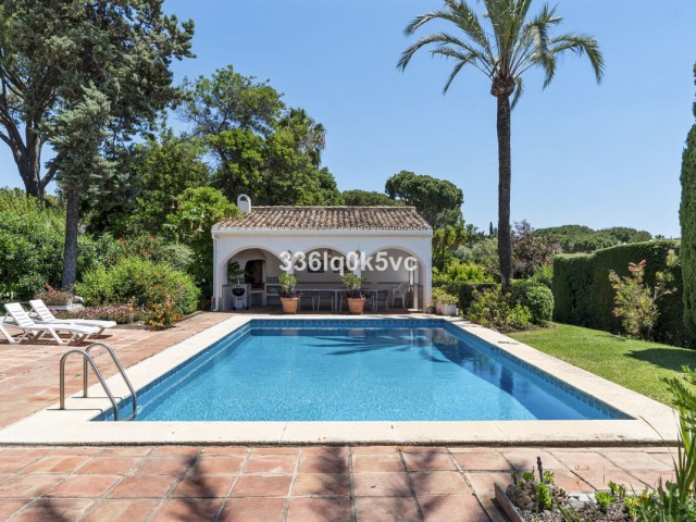 4 Bedrooms Villa in Marbella